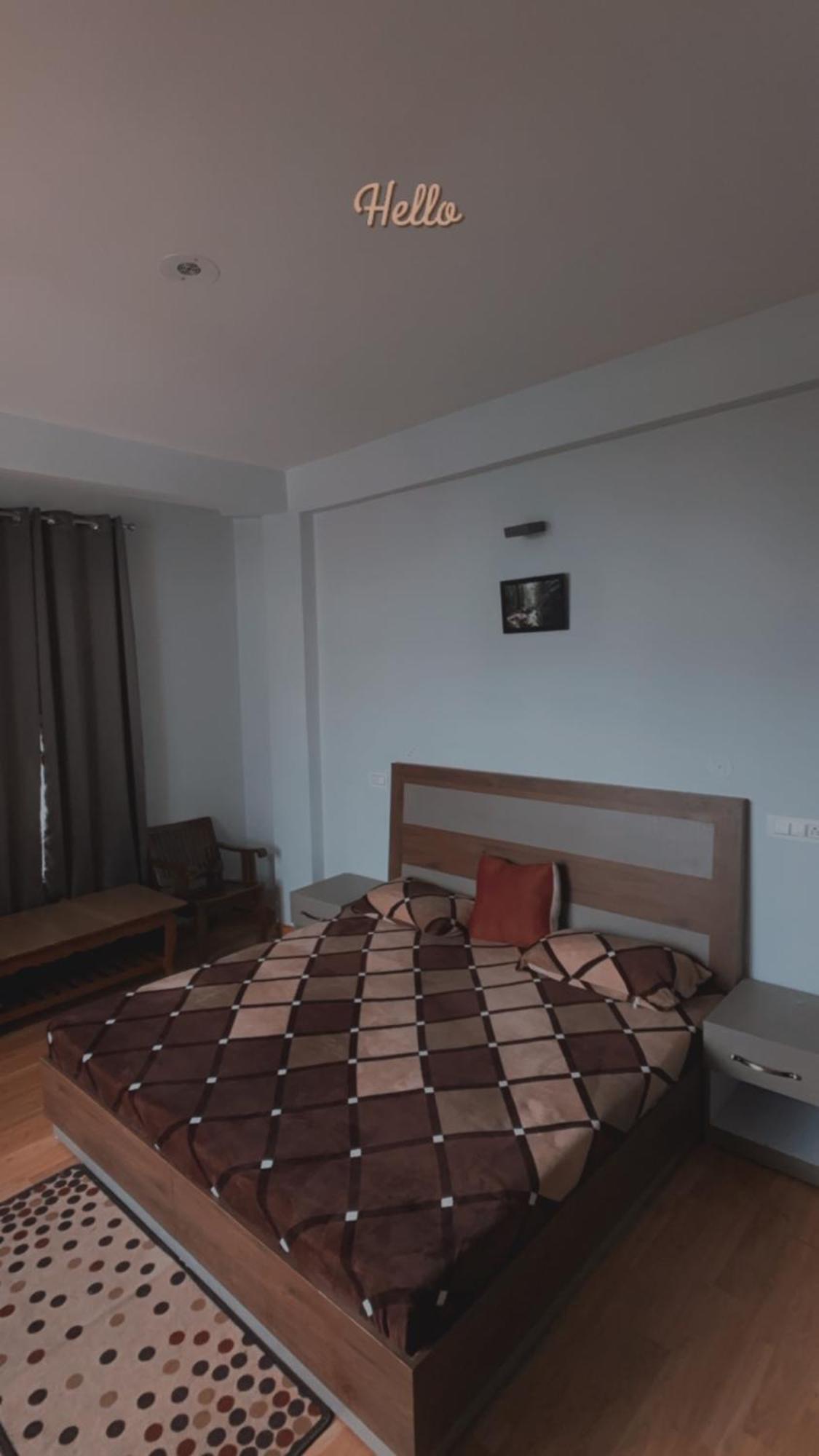 Lha Pomo Apartment Kyelang Exterior foto