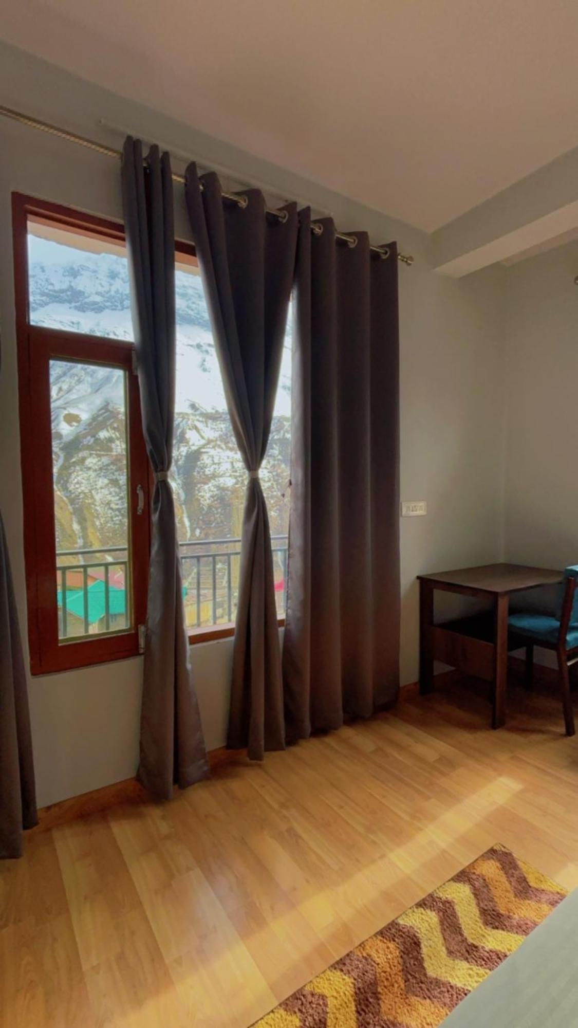 Lha Pomo Apartment Kyelang Exterior foto