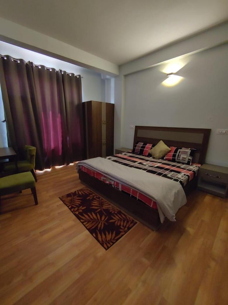 Lha Pomo Apartment Kyelang Exterior foto