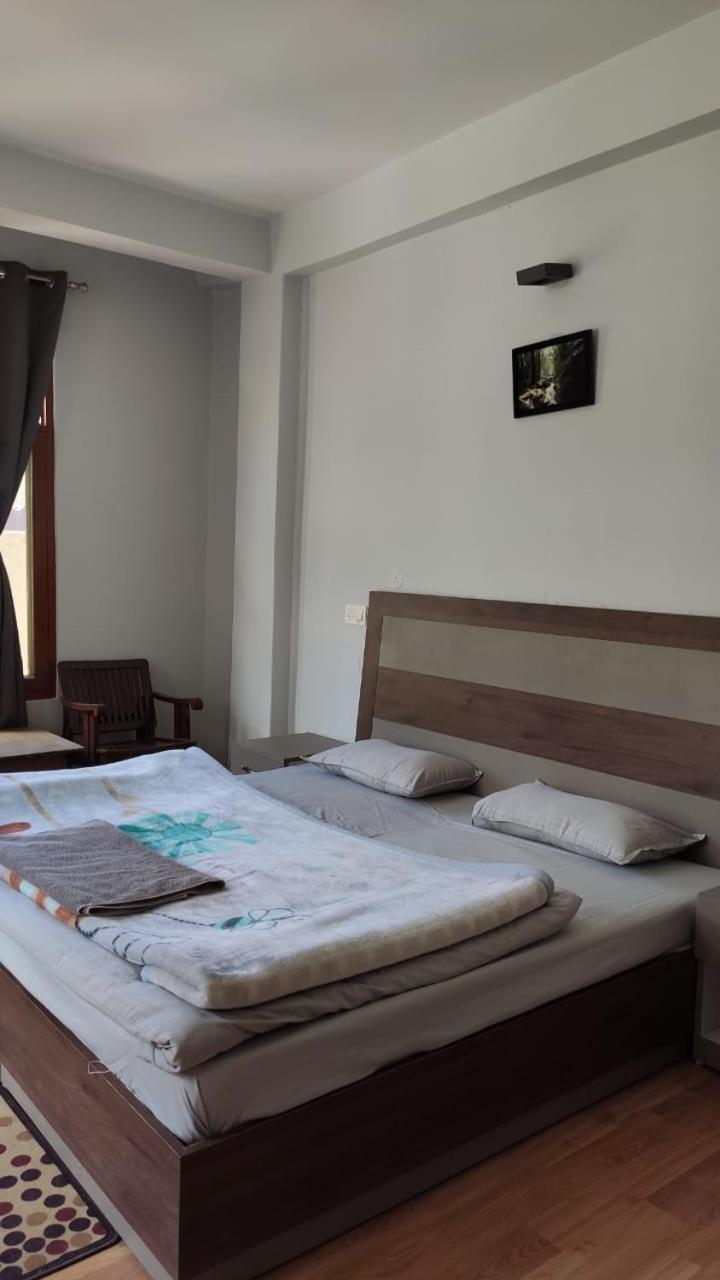 Lha Pomo Apartment Kyelang Exterior foto
